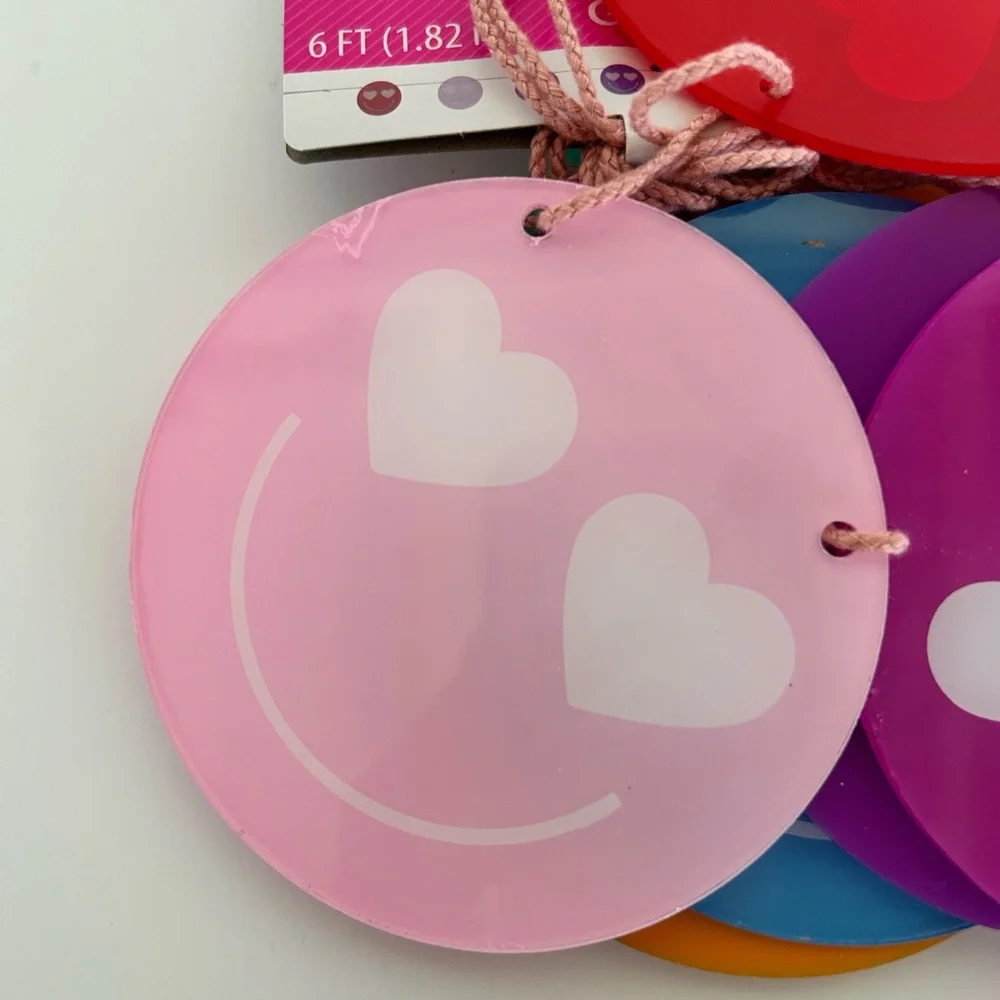 Valentine's Day Smiley Face Garland by Celebrate It NWT